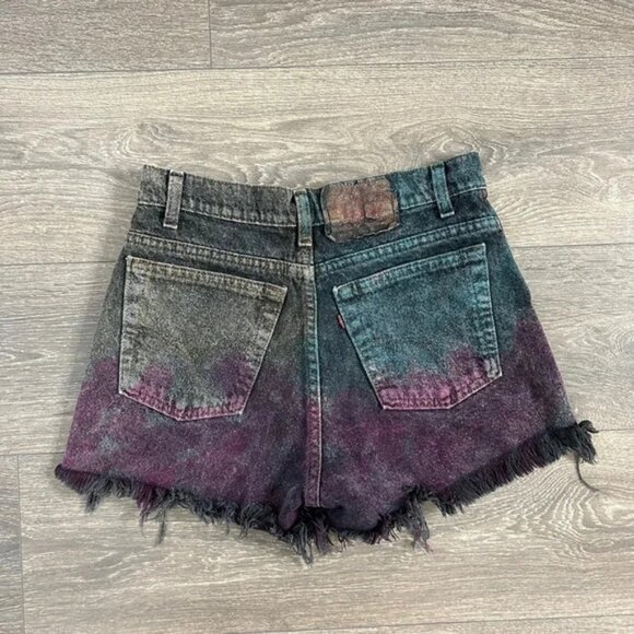 Vintage Levi's Women's 501 Jeans Shorts Black Denim High Waist Cutoffs 90s Y2k - Picture 11 of 13